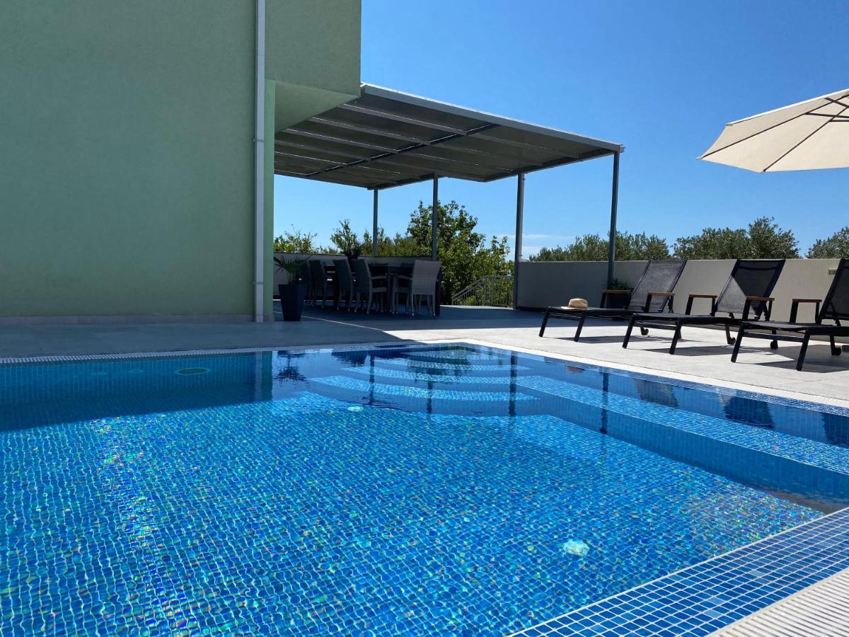 Meri Villa *