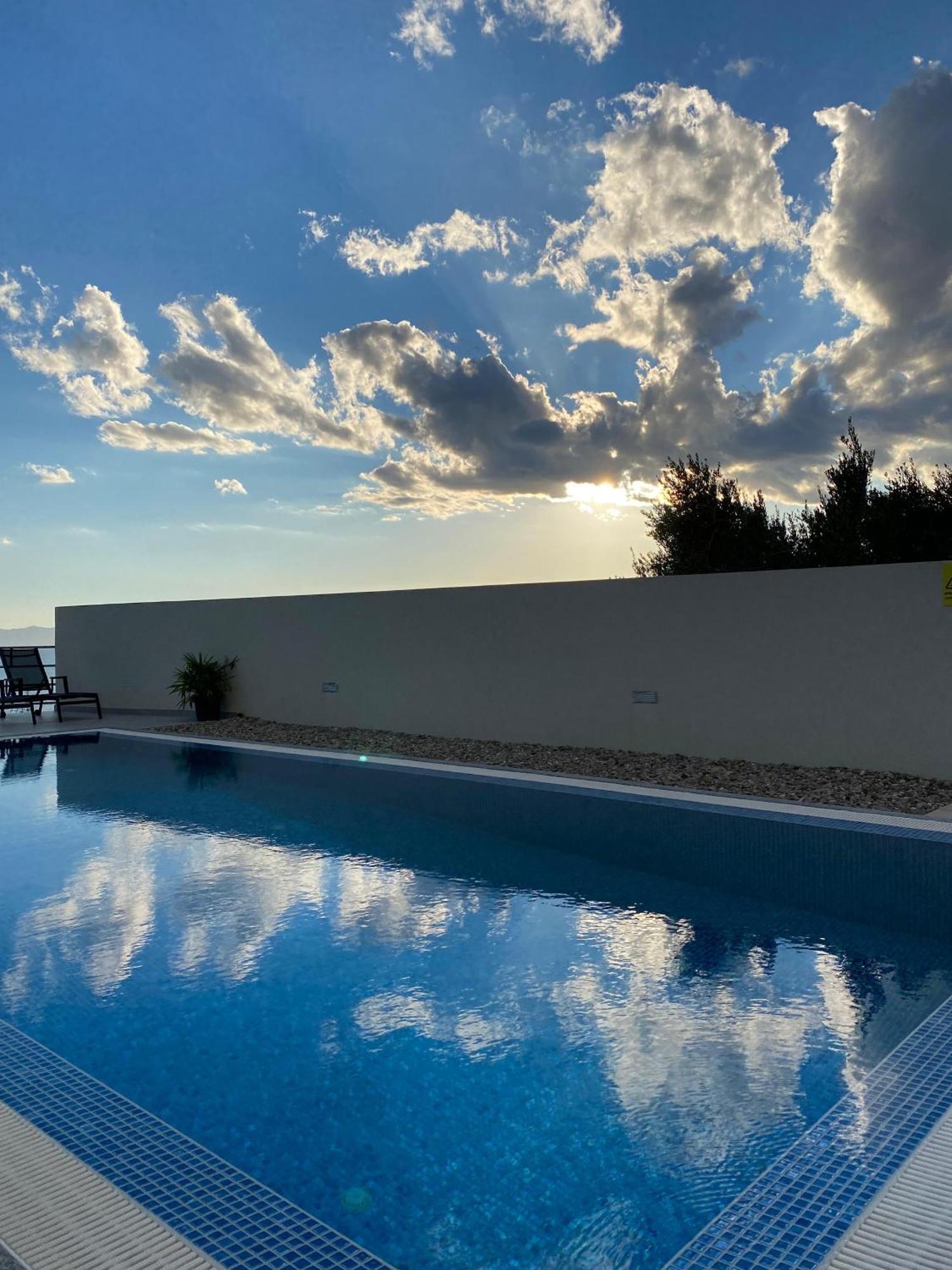 Meri Villa